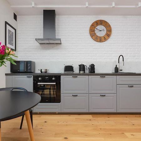Apartment Bialobrzeska Warsaw Ochota By Renters Екстер'єр фото