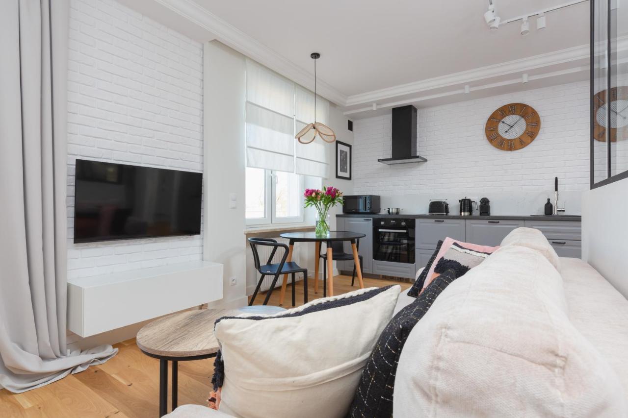 Apartment Bialobrzeska Warsaw Ochota By Renters Екстер'єр фото